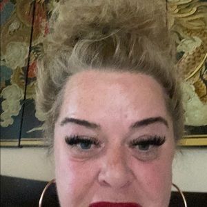 Meet your Posher, Debra